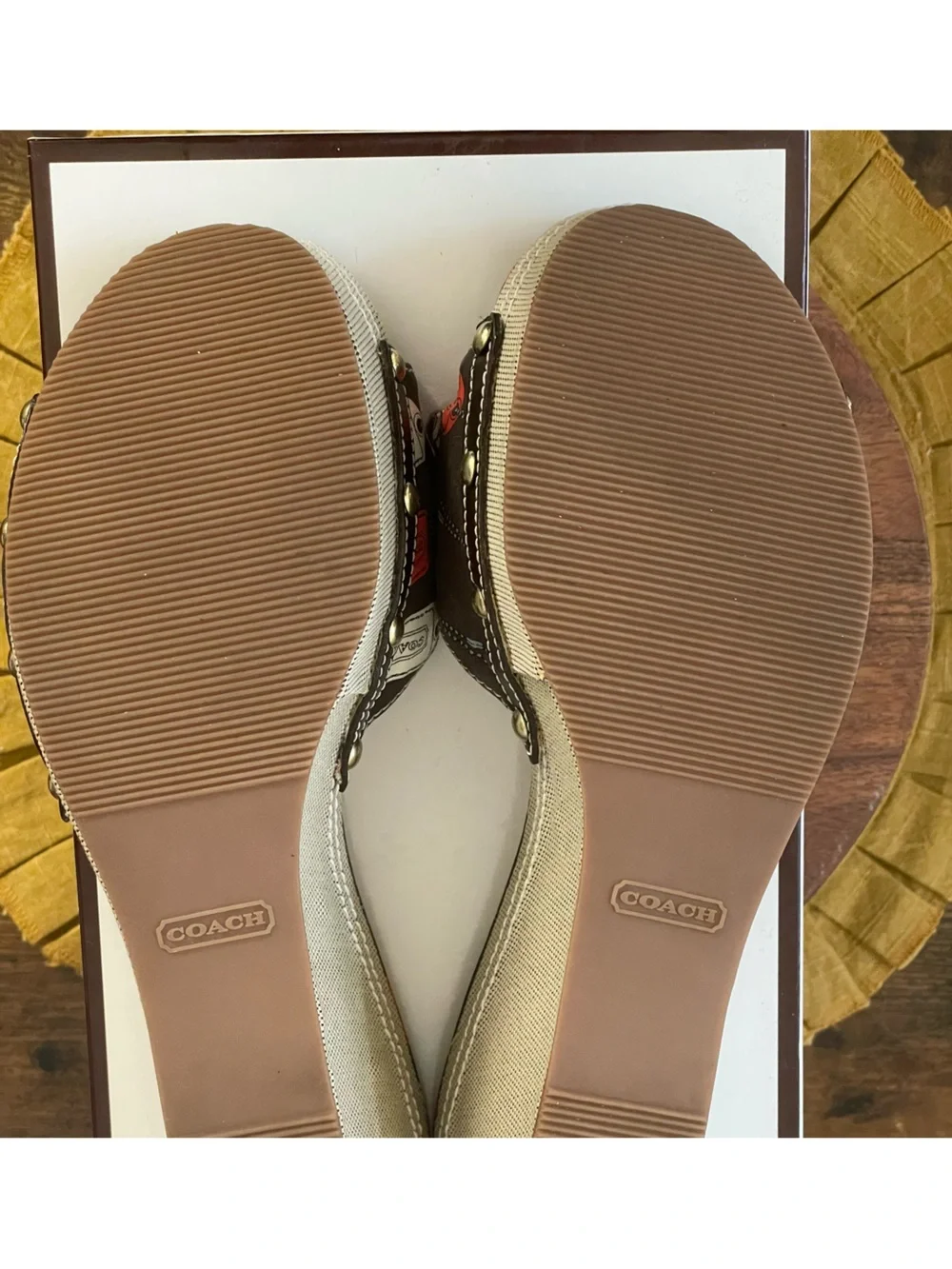 COACH Lorah Hang Tag Print Y2K Wedges Size 10